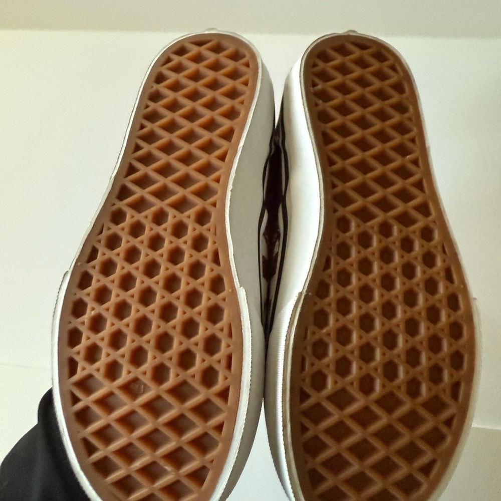 Vans classic checkboard slip ons nwot kids 1 - Picture 3 of 4